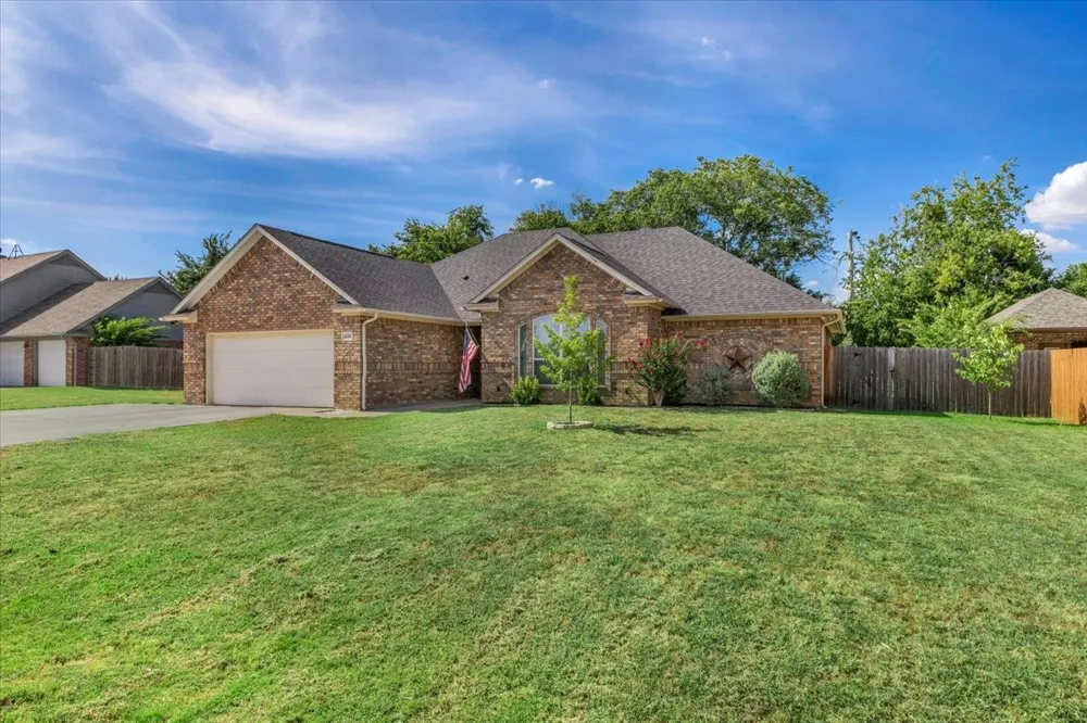 409 Edgewood Terrace Boyd, TX 76023