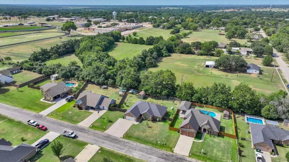409 Edgewood Terrace Boyd, TX 76023