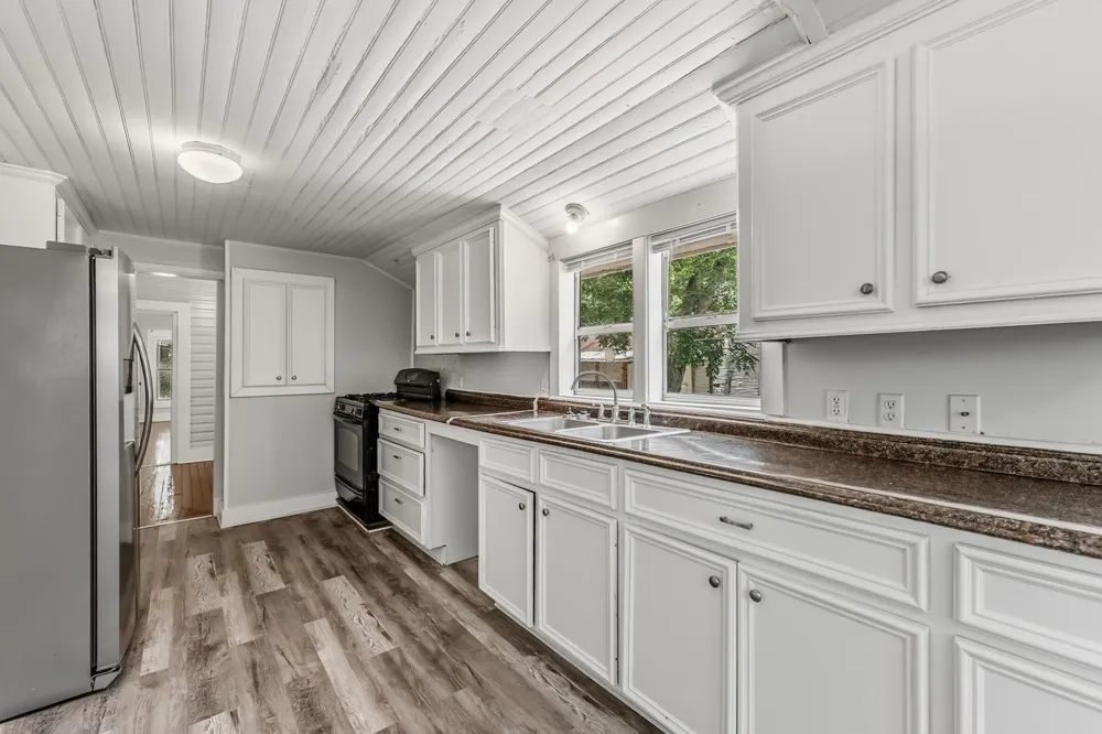 522 E Morris Street Madisonville, TX 77864