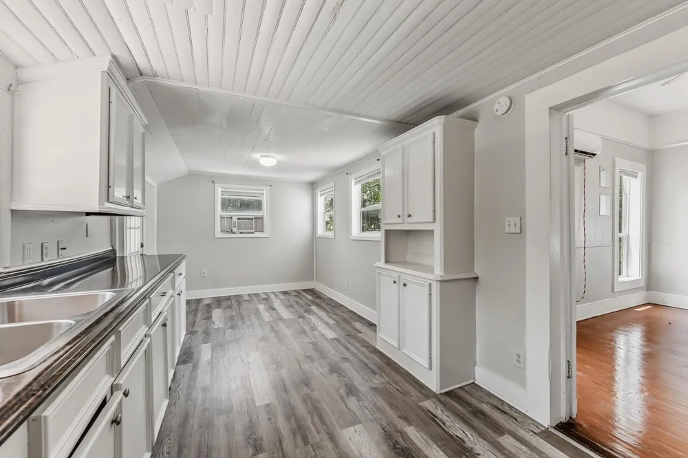522 E Morris Street Madisonville, TX 77864