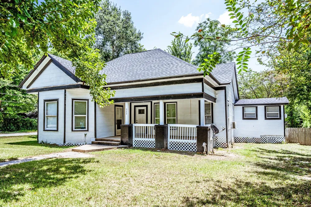 522 E Morris Street Madisonville, TX 77864