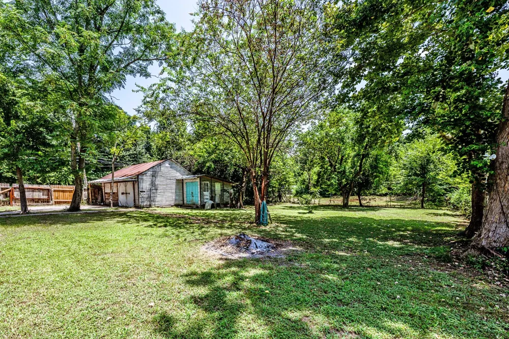 522 E Morris Street Madisonville, TX 77864