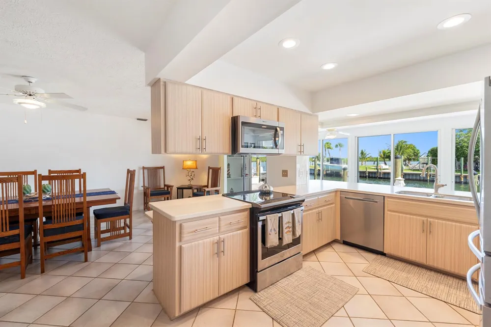 272 Bermuda Beach Drive Hutchinson Island, FL 34949