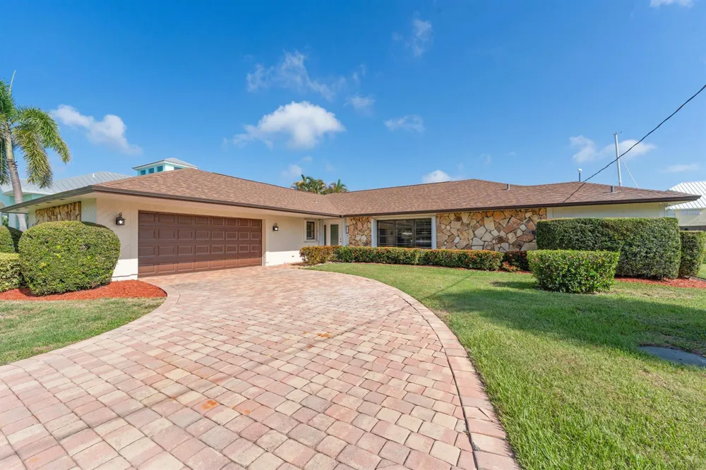 272 Bermuda Beach Drive Hutchinson Island, FL 34949