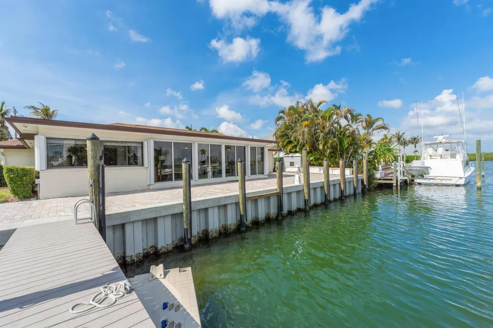 272 Bermuda Beach Drive Hutchinson Island, FL 34949