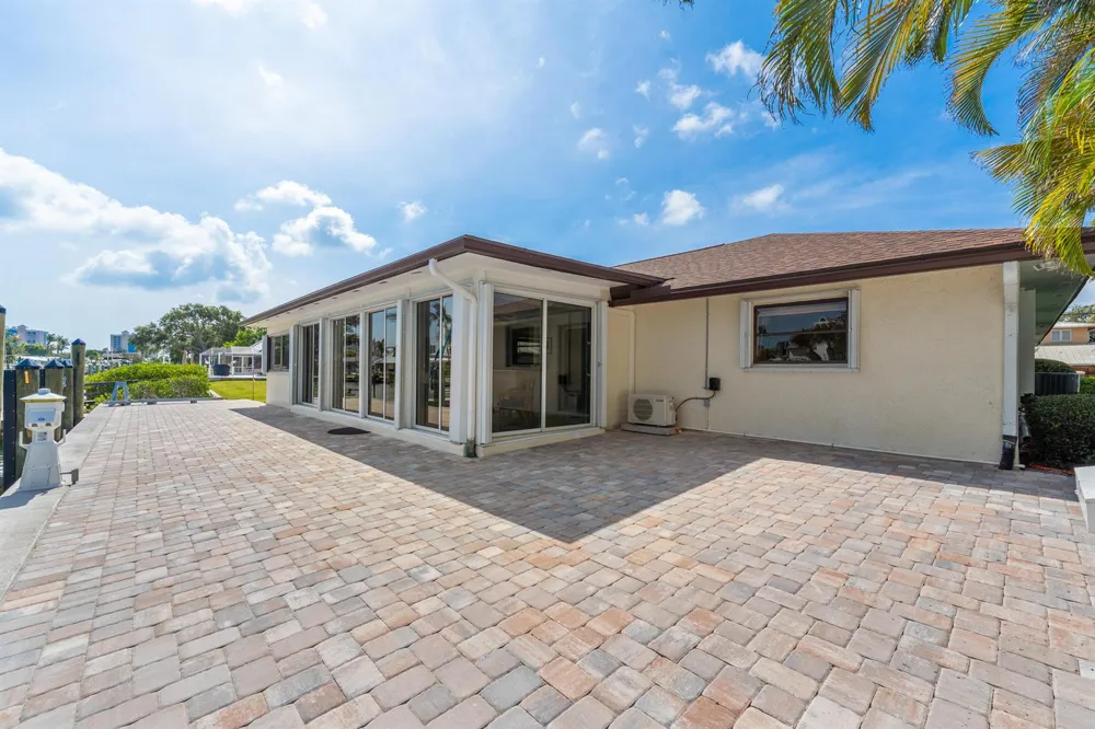 272 Bermuda Beach Drive Hutchinson Island, FL 34949