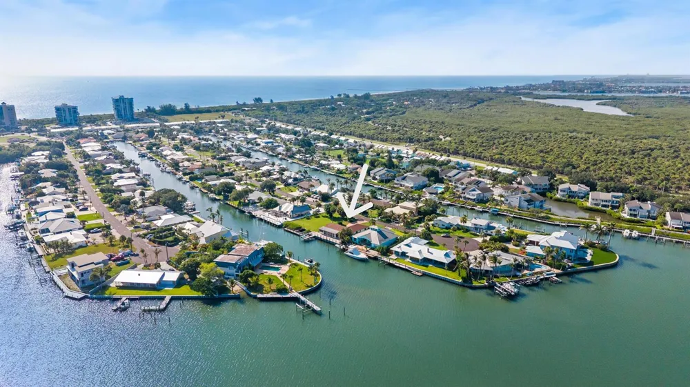 272 Bermuda Beach Drive Hutchinson Island, FL 34949