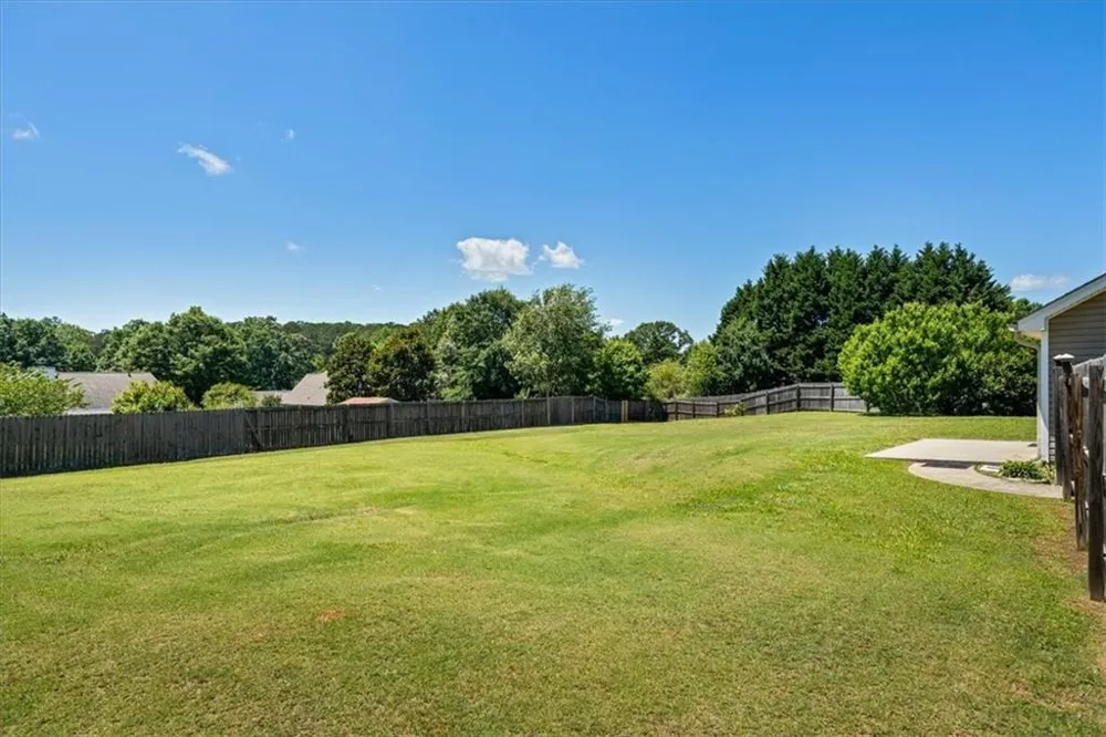 2615 Snowcrest Place Bethlehem, GA 30620