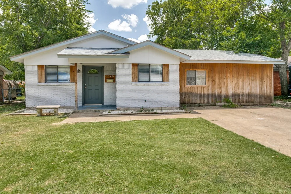 1640 Gill Street Blue Mound, TX 76131