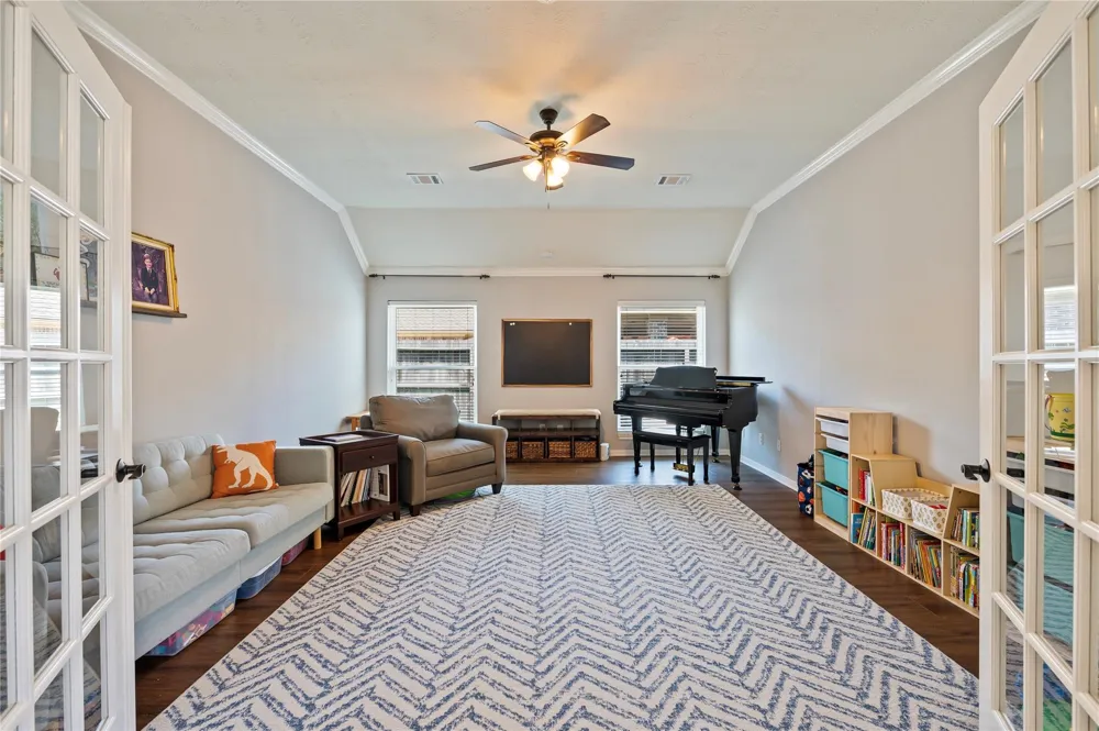 803 Hackberry Lane Friendswood, TX 77546