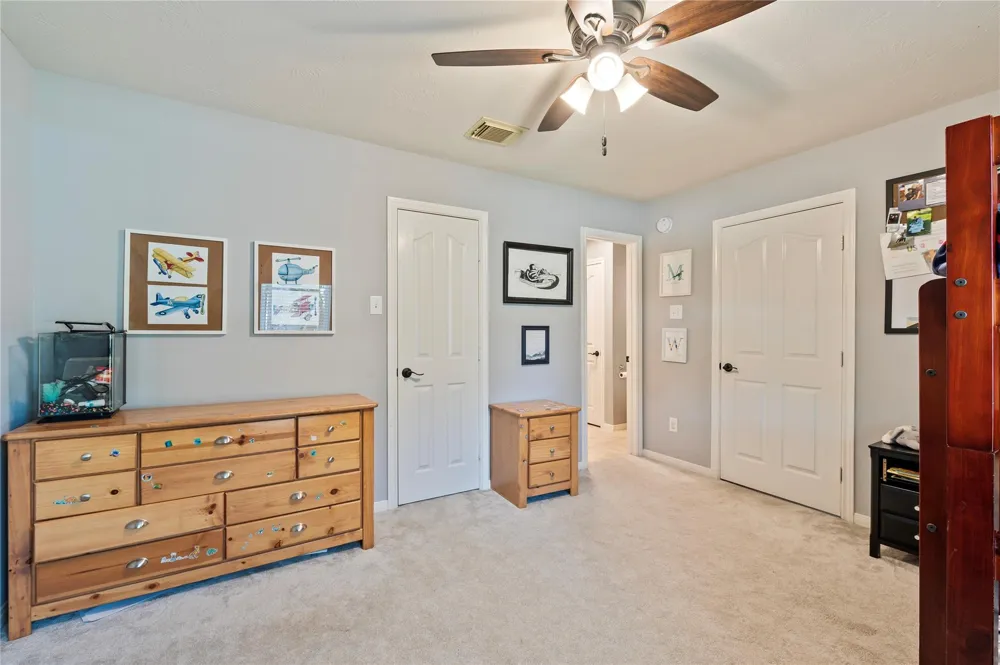 803 Hackberry Lane Friendswood, TX 77546