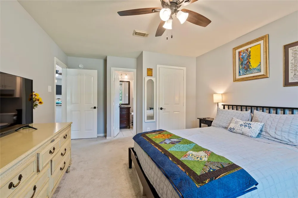 803 Hackberry Lane Friendswood, TX 77546