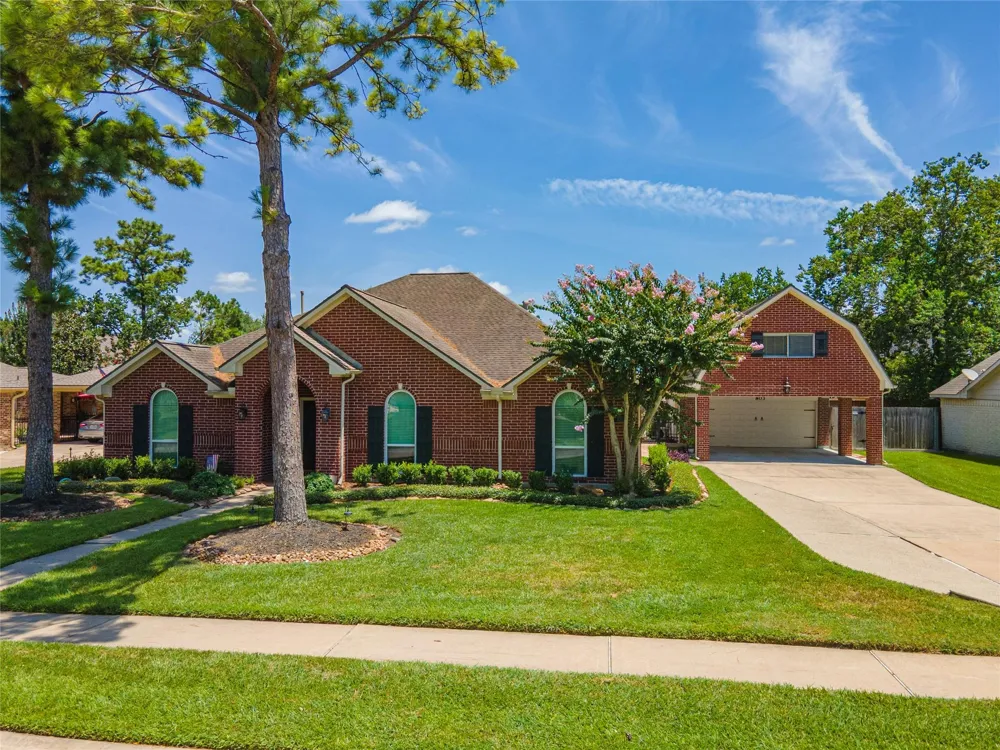 803 Hackberry Lane Friendswood, TX 77546