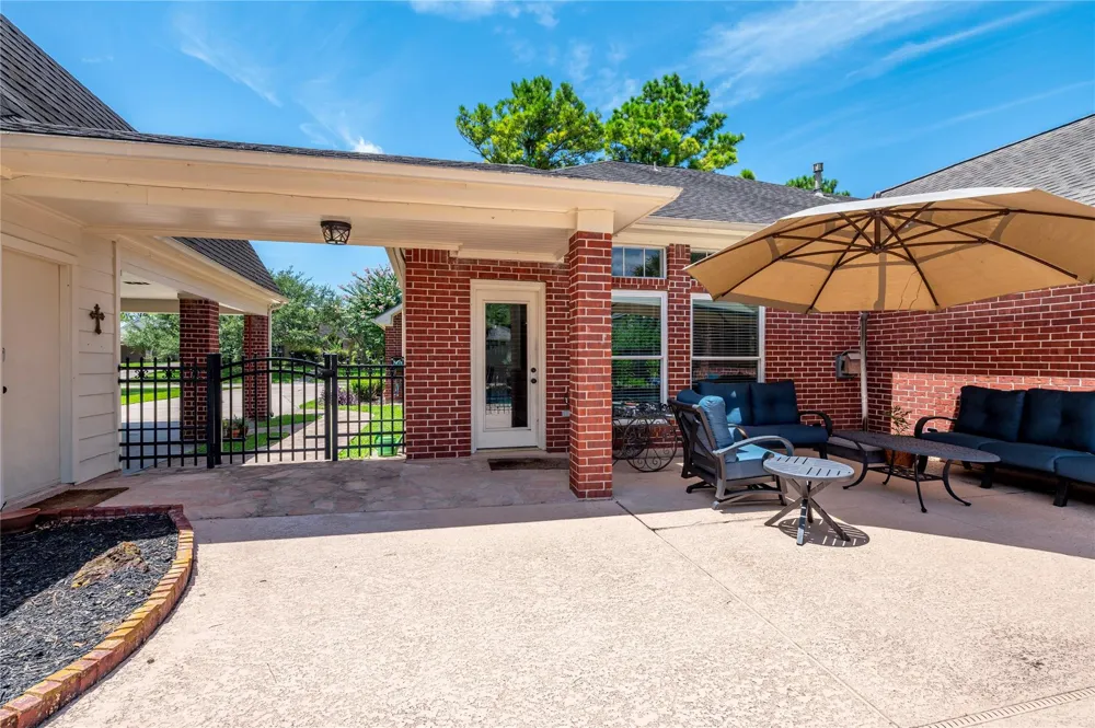 803 Hackberry Lane Friendswood, TX 77546
