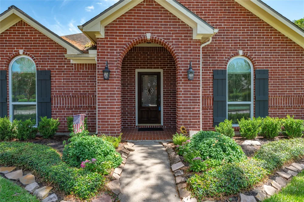 803 Hackberry Lane Friendswood, TX 77546