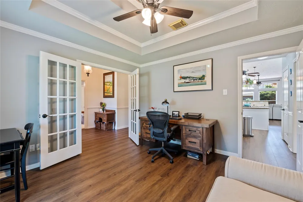 803 Hackberry Lane Friendswood, TX 77546