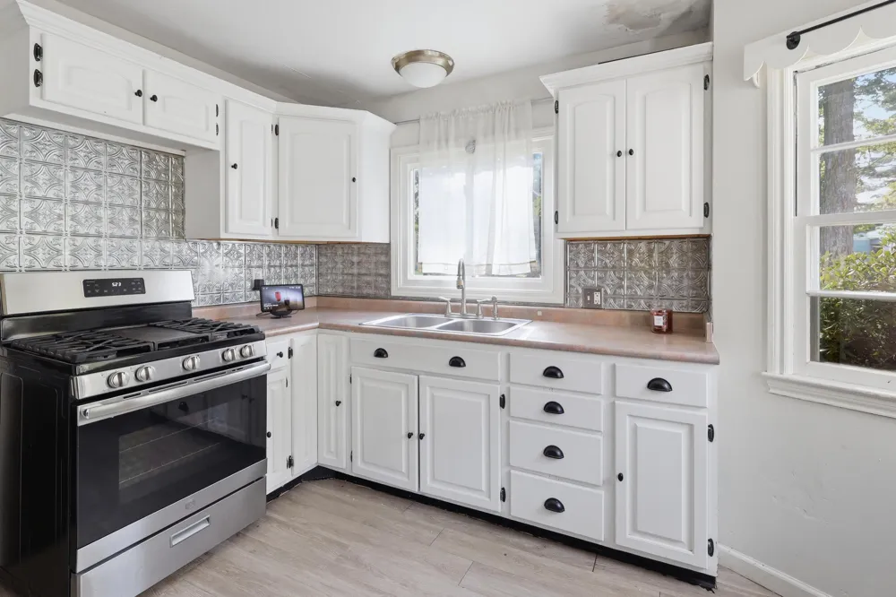 617 East Street Three Rivers, MI 49093