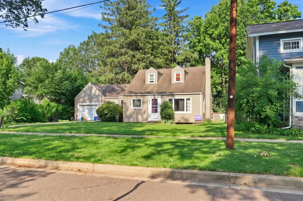 617 East Street Three Rivers, MI 49093