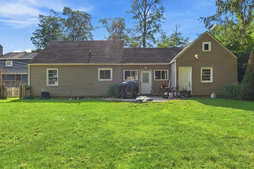617 East Street Three Rivers, MI 49093