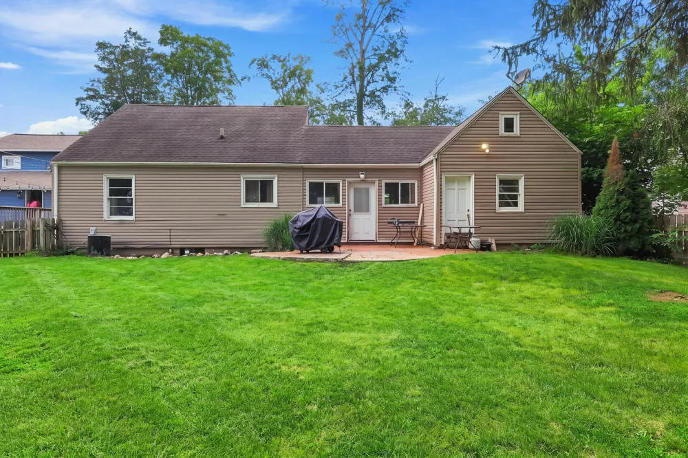 617 East Street Three Rivers, MI 49093