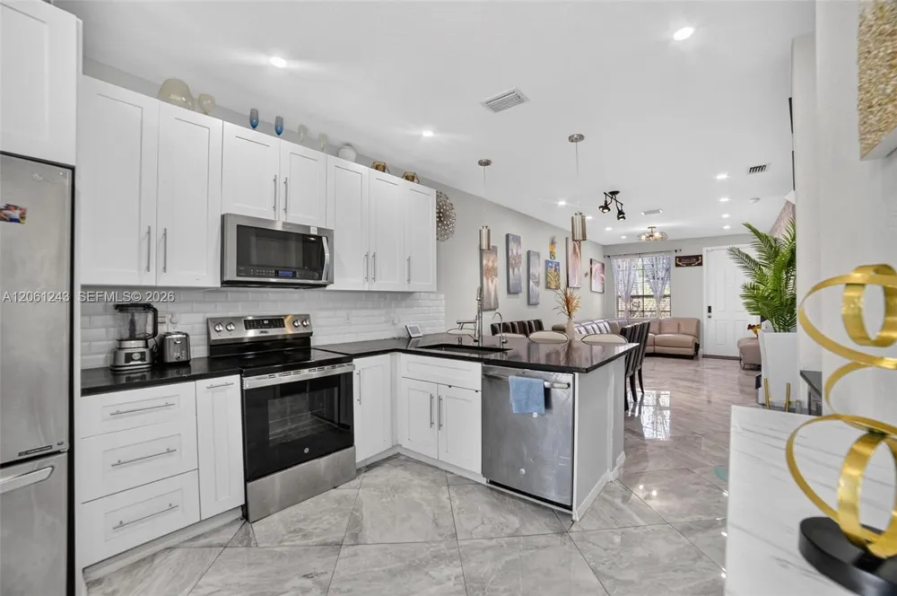 3227 NW 32nd Ter Oakland Park, FL 33309