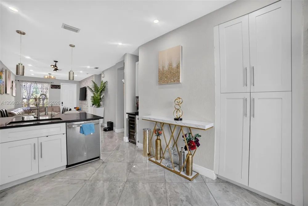 3227 NW 32nd Ter Oakland Park, FL 33309