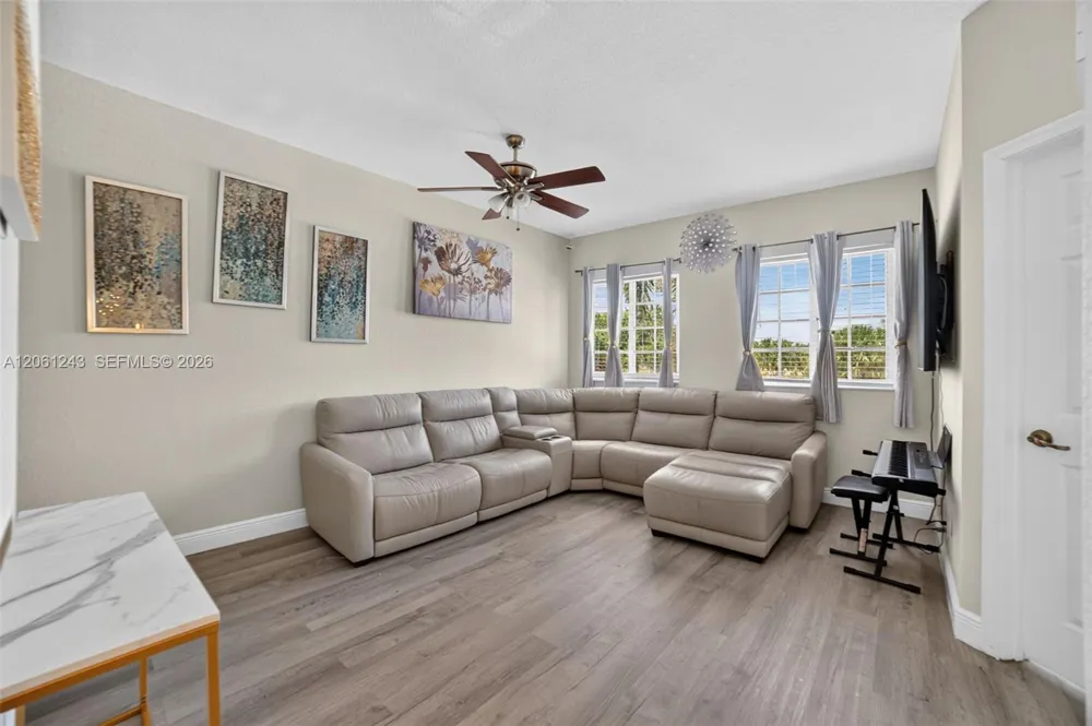 3227 NW 32nd Ter Oakland Park, FL 33309