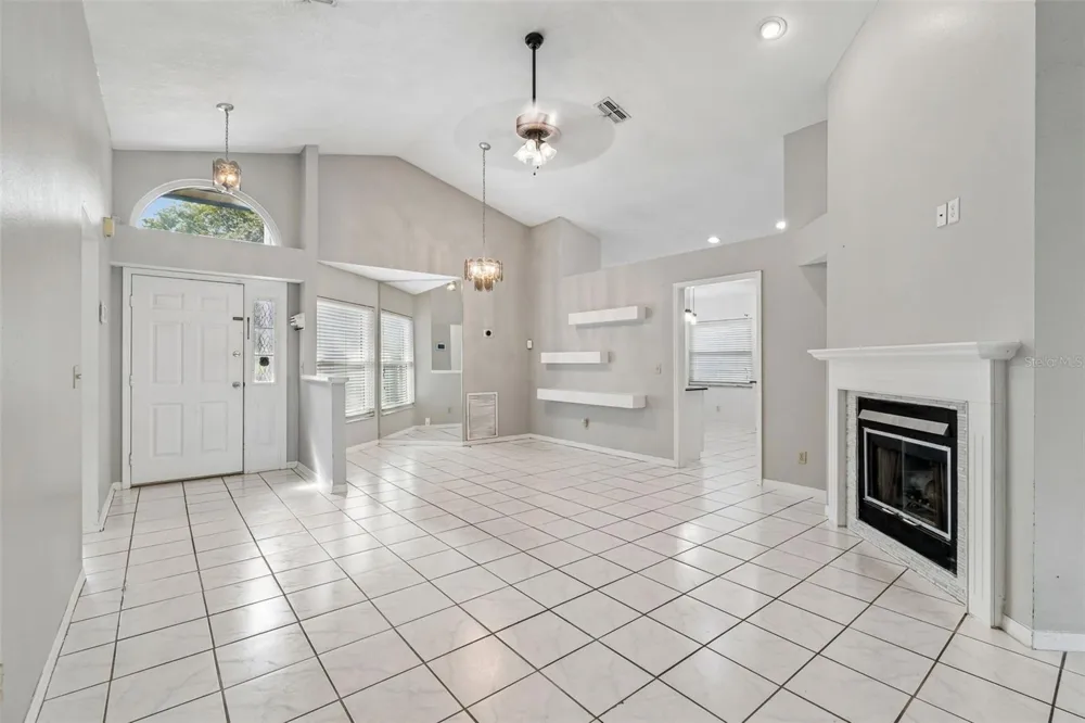 4133 BARRET AVENUE Plant City, FL 33566