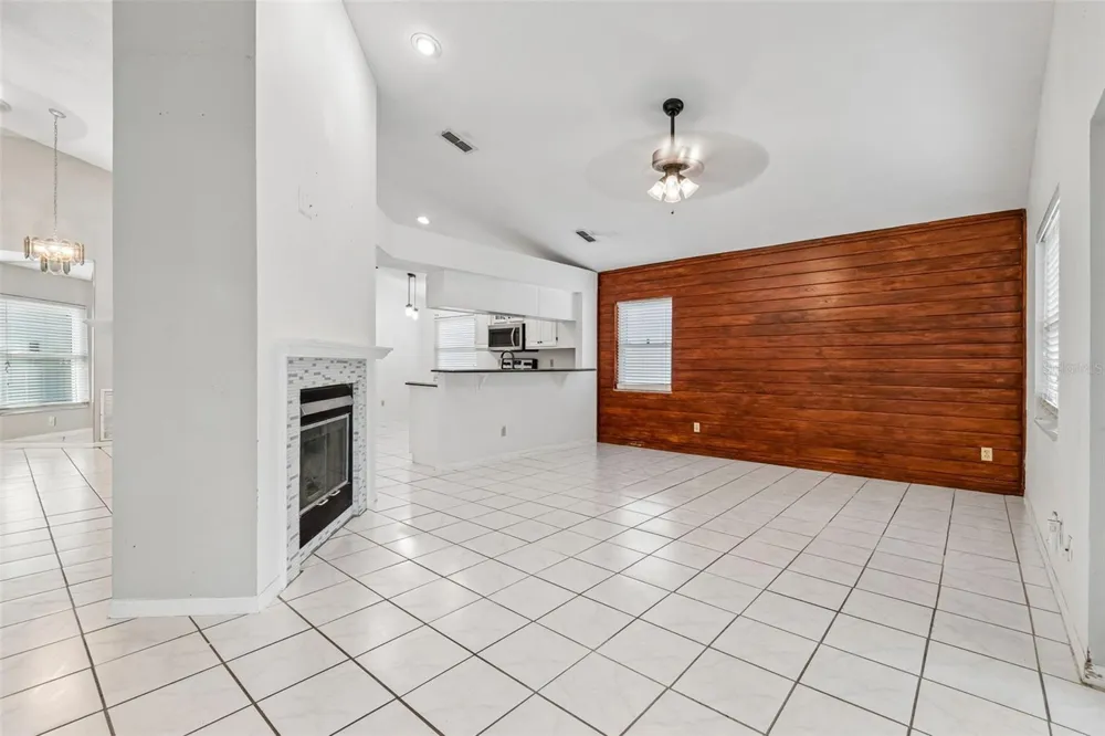 4133 BARRET AVENUE Plant City, FL 33566