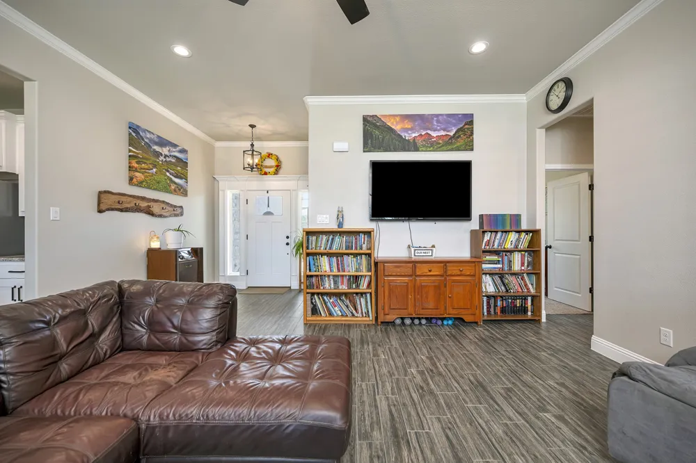 917 E 3rd Street Springtown, TX 76082