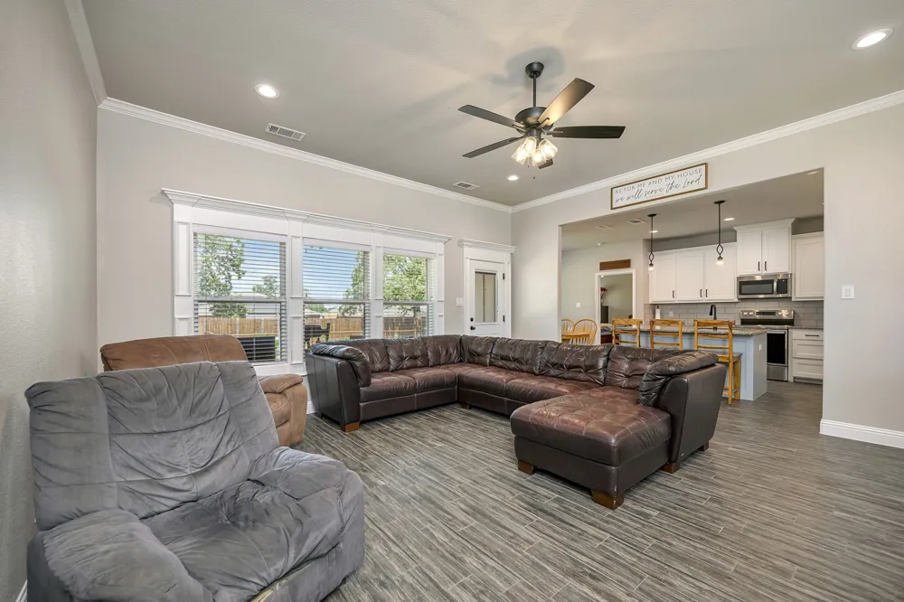 917 E 3rd Street Springtown, TX 76082