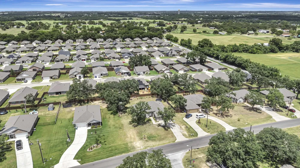 917 E 3rd Street Springtown, TX 76082