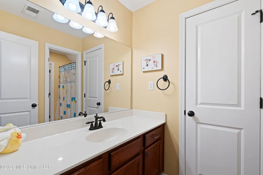 2157 Hemmingway Drive Nesbit, MS 38651