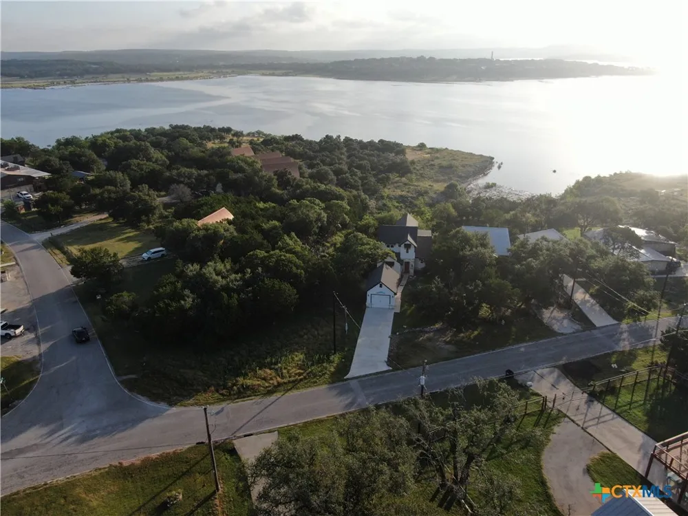 2111 Lakeview Drive Canyon Lake, TX 78133