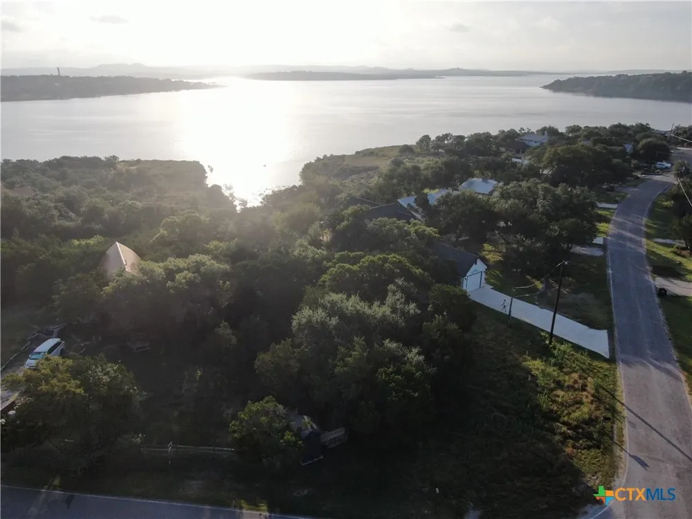 2111 Lakeview Drive Canyon Lake, TX 78133