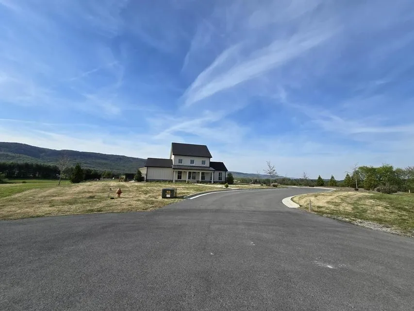 18 Farmview Way Dunlap, TN 37327