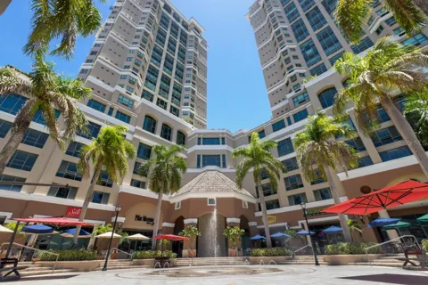 103 AVE DE DIEGO #1101N