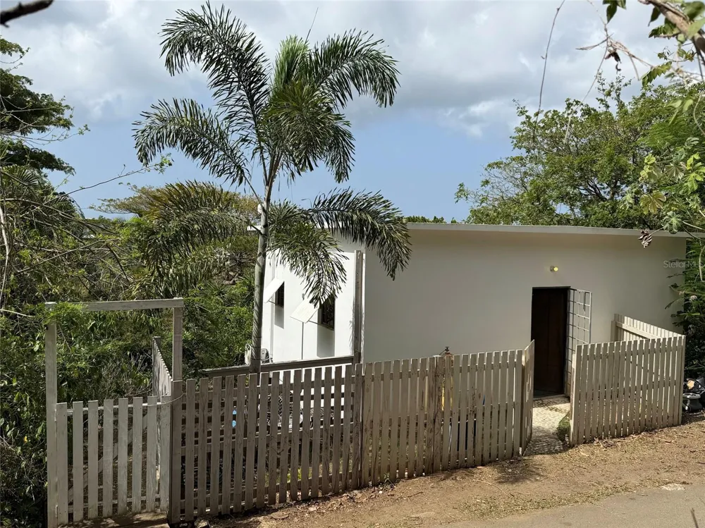 311 VILLA BORINQUEN Vieques, PR 00765