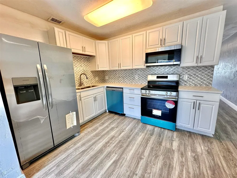 2431 CANADIAN WAY #37 Clearwater, FL 33763