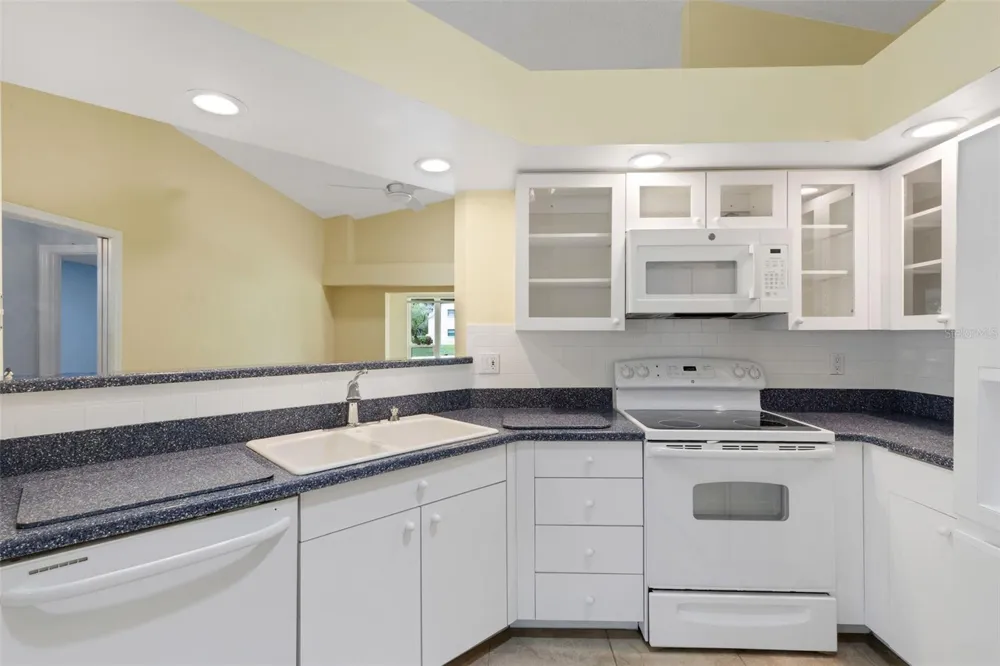 4430 FERN DRIVE Bradenton, FL 34208