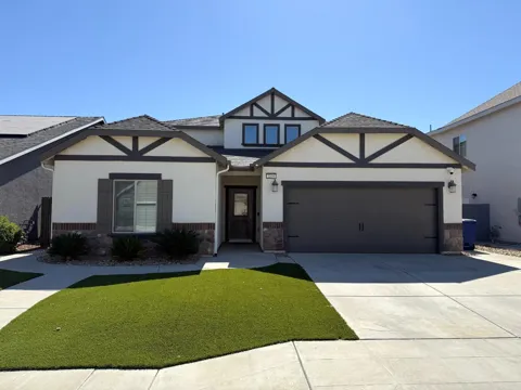 2139 La Canada Avenue