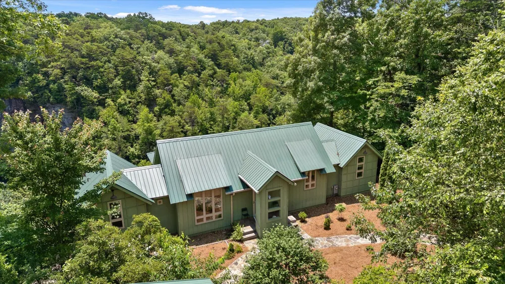 142 County Road 650 Mentone, AL 35984