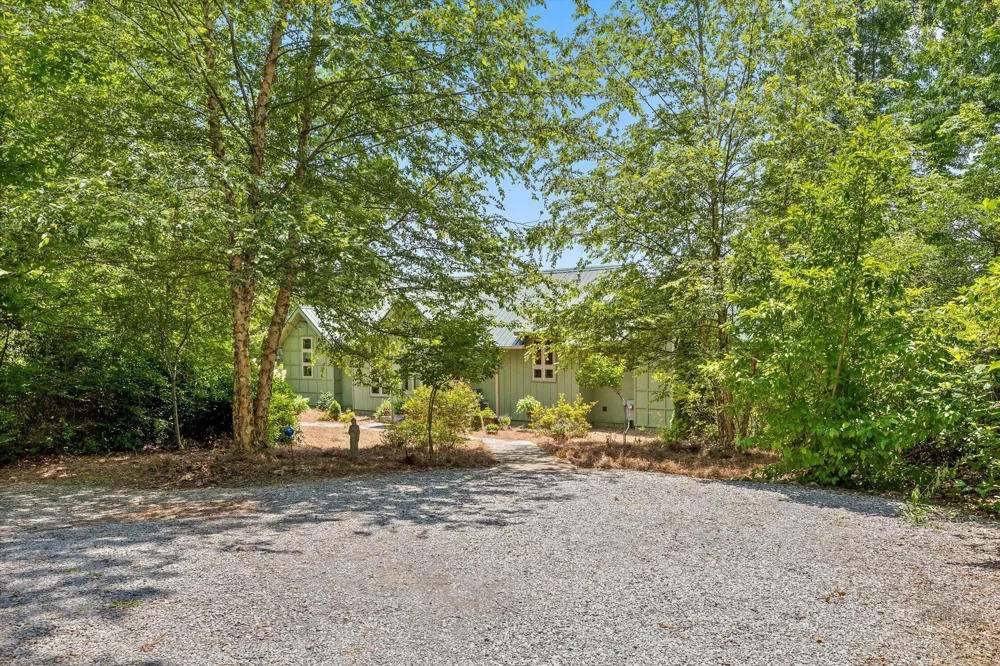 142 County Road 650 Mentone, AL 35984