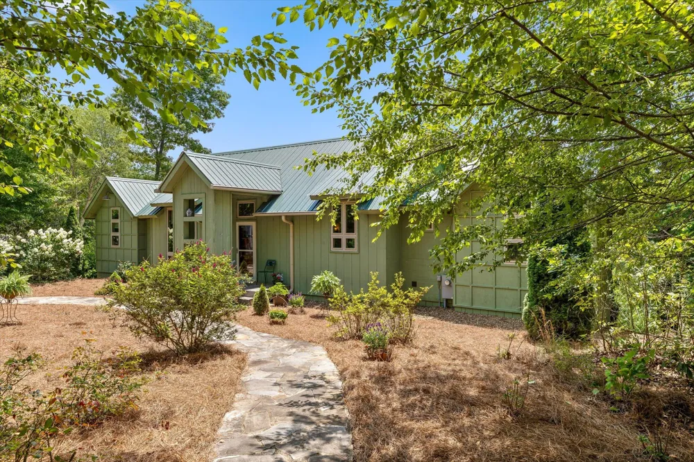 142 County Road 650 Mentone, AL 35984