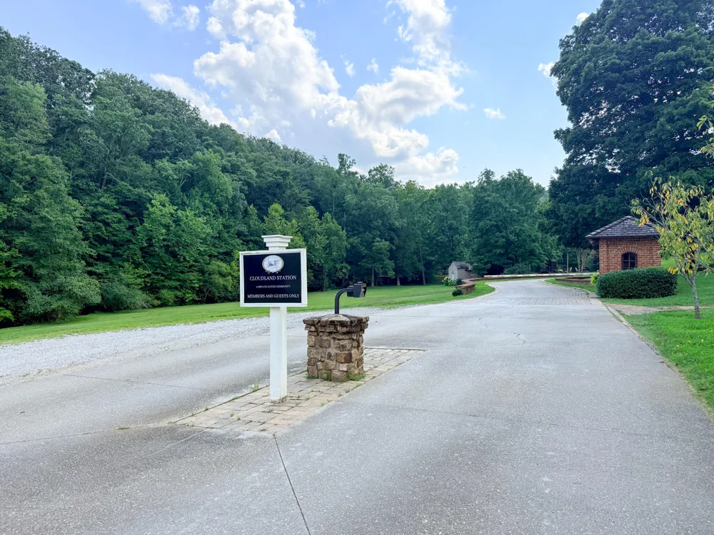 Porchlight Dr Chickamauga, GA 30707
