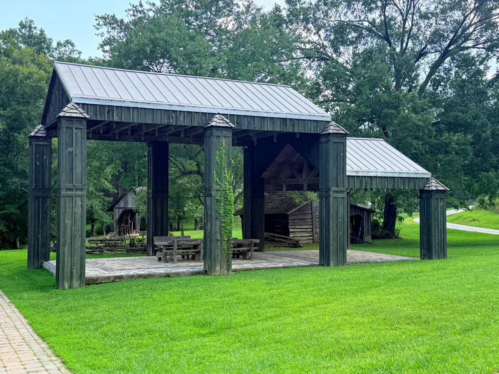 Porchlight Dr Chickamauga, GA 30707