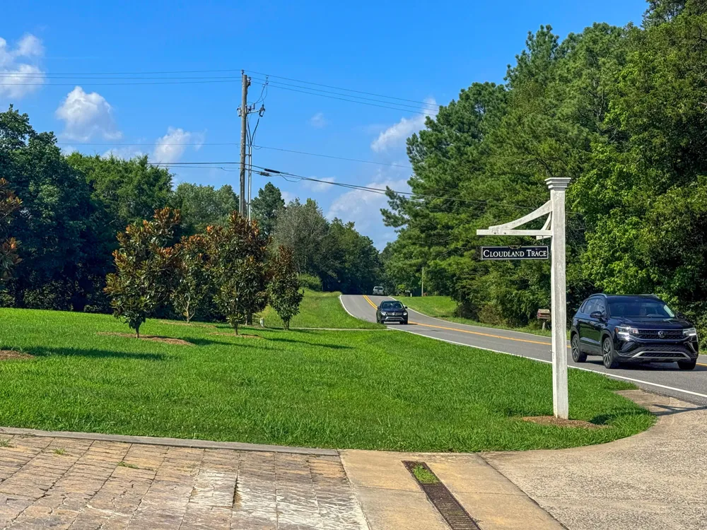 Porchlight Dr Chickamauga, GA 30707