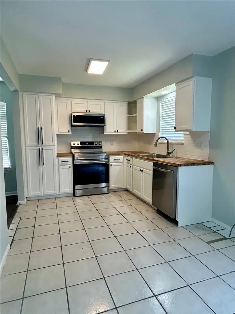 5801 WOODHAVEN DRIVE Corpus Christi, TX 78412