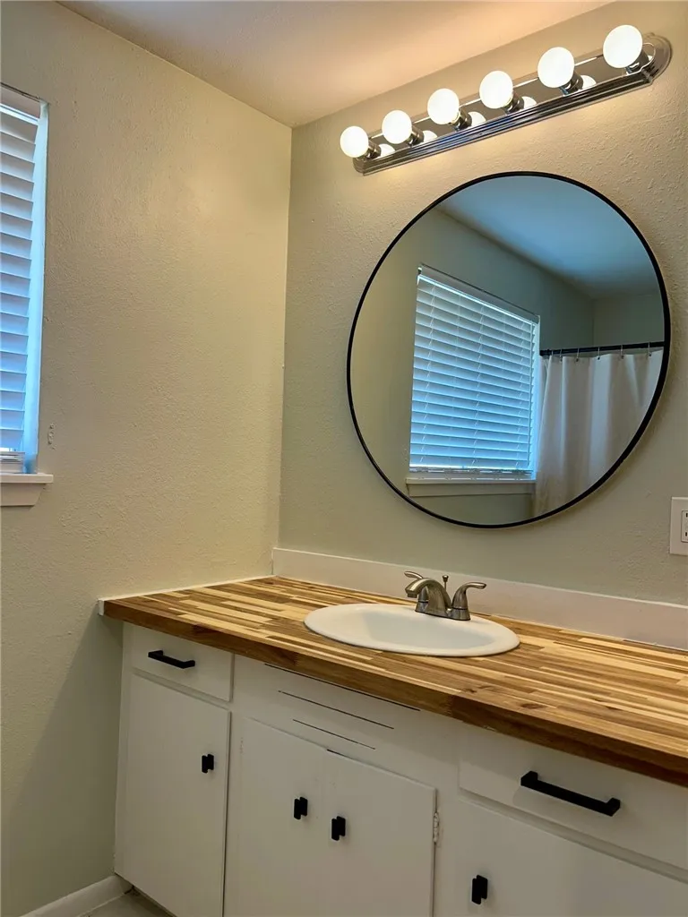 5801 WOODHAVEN DRIVE Corpus Christi, TX 78412
