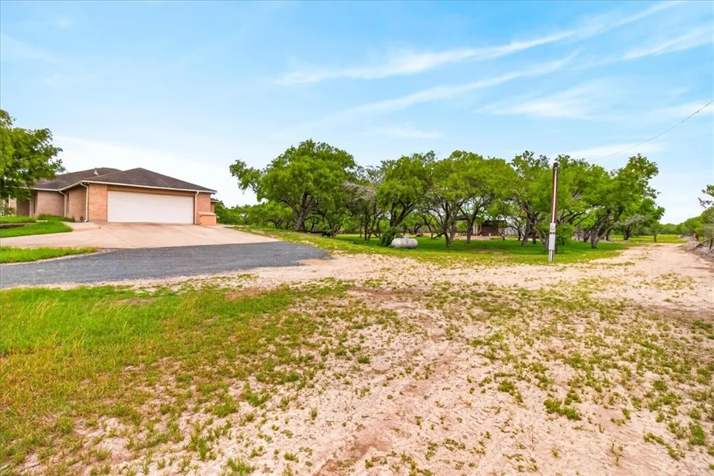 13934 County Road 1144 Sinton, TX 78387